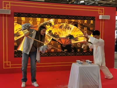 “遇·鉴中国——中华文化主题展”在法国巴黎博览会精彩呈现